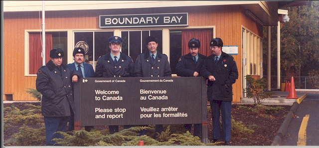 Boundary Bay Customs, by Vince Alongi, CC BY 2.0, cropped from original