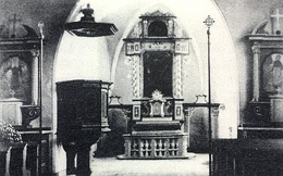 Dobový snímek interiéru kostela
