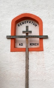 Kříž na paměť renovace