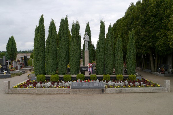 Zastavení č. 4 - Památník Bakov - Městský hřbitov 