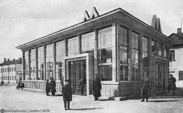 West entrance. Западный вестибюль. (1935)
